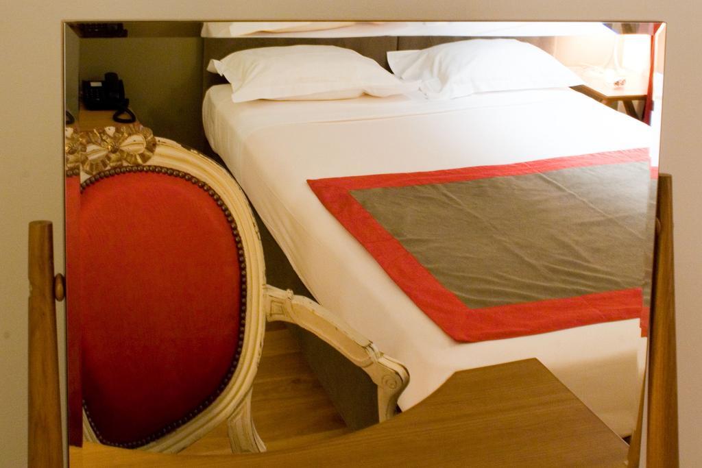 Comfort Room,1432779547:JPEG