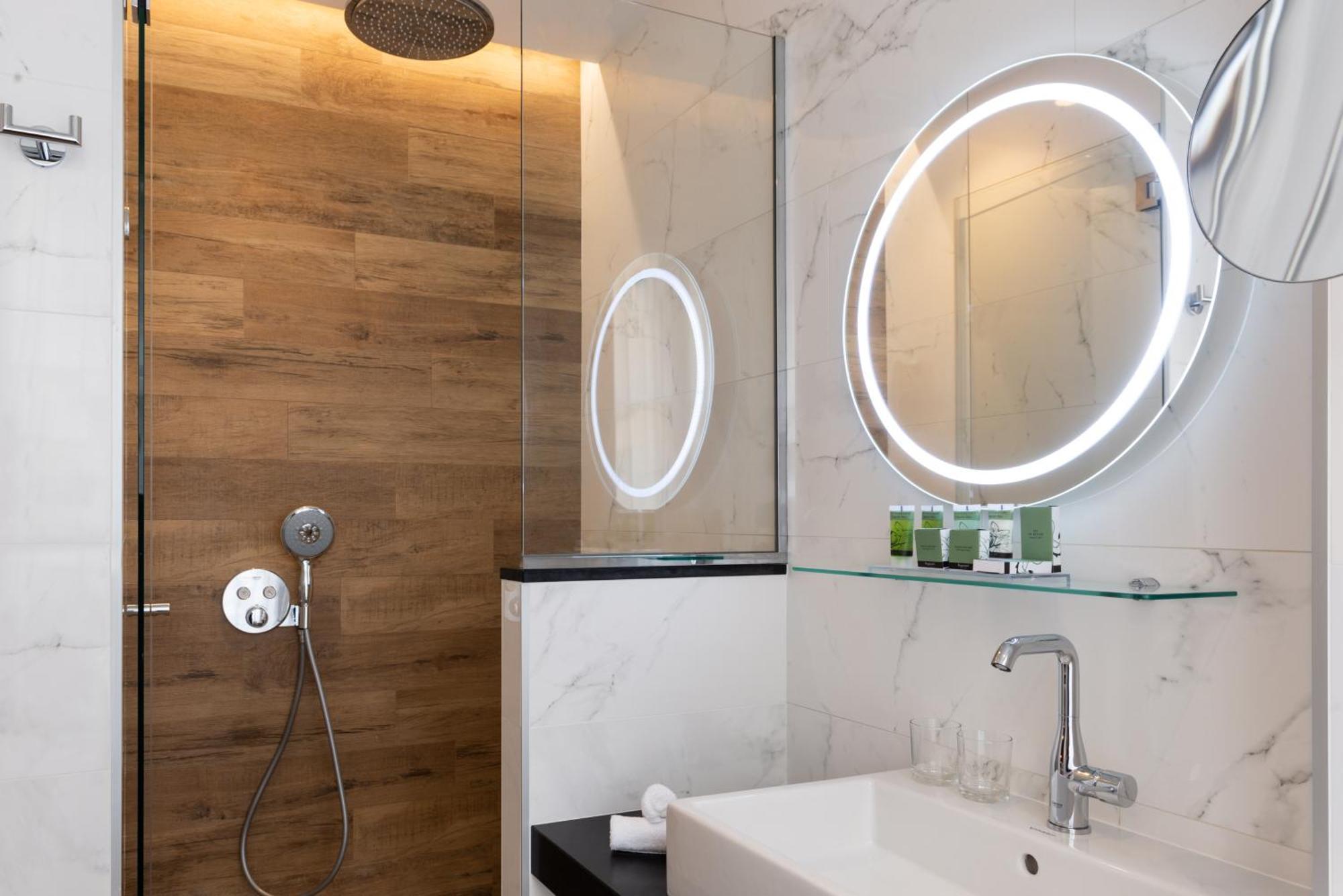 Chambre Deluxe Double ou Lits Jumeaux