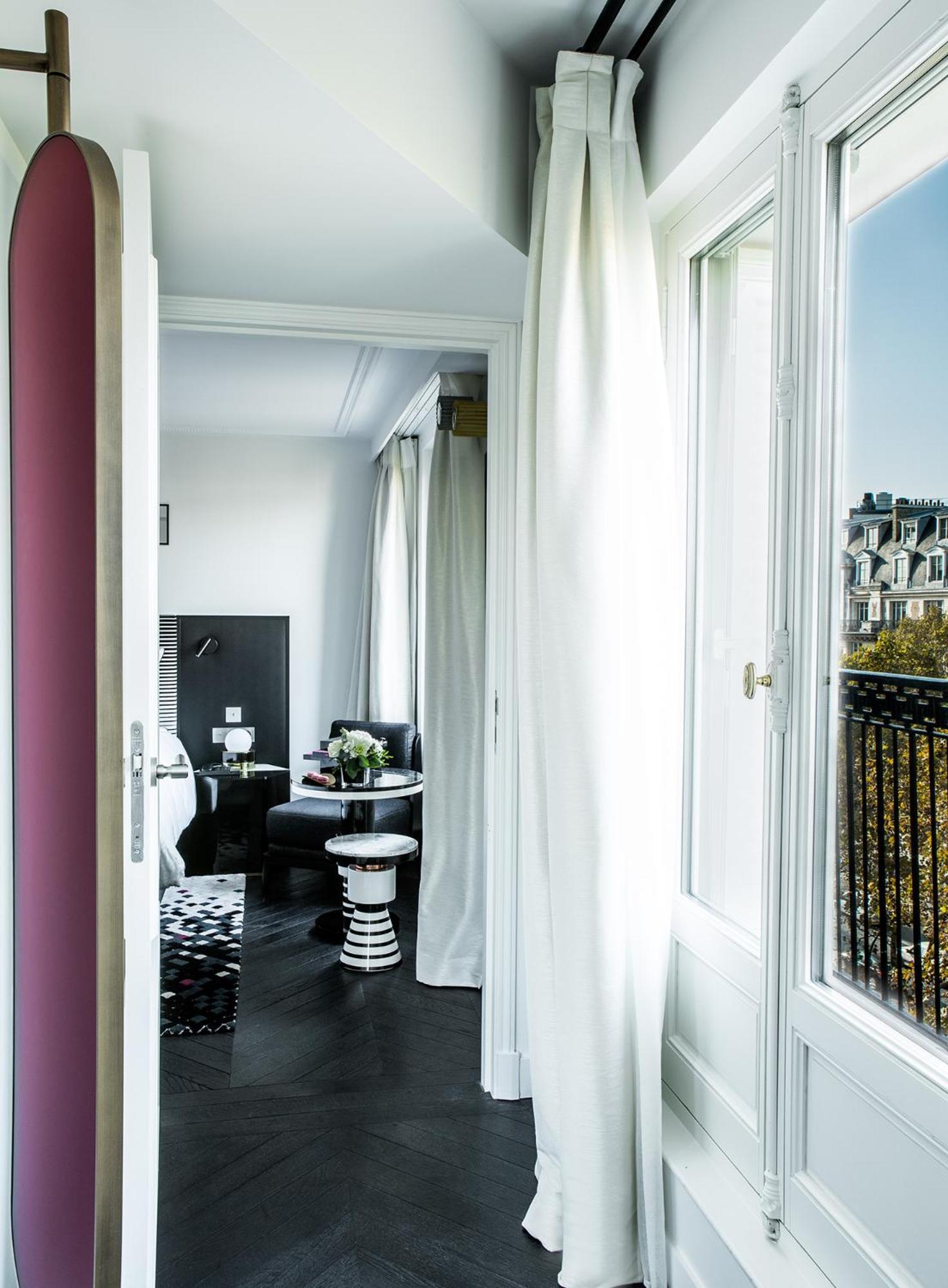 Deluxe Double Room Eiffel Tower view