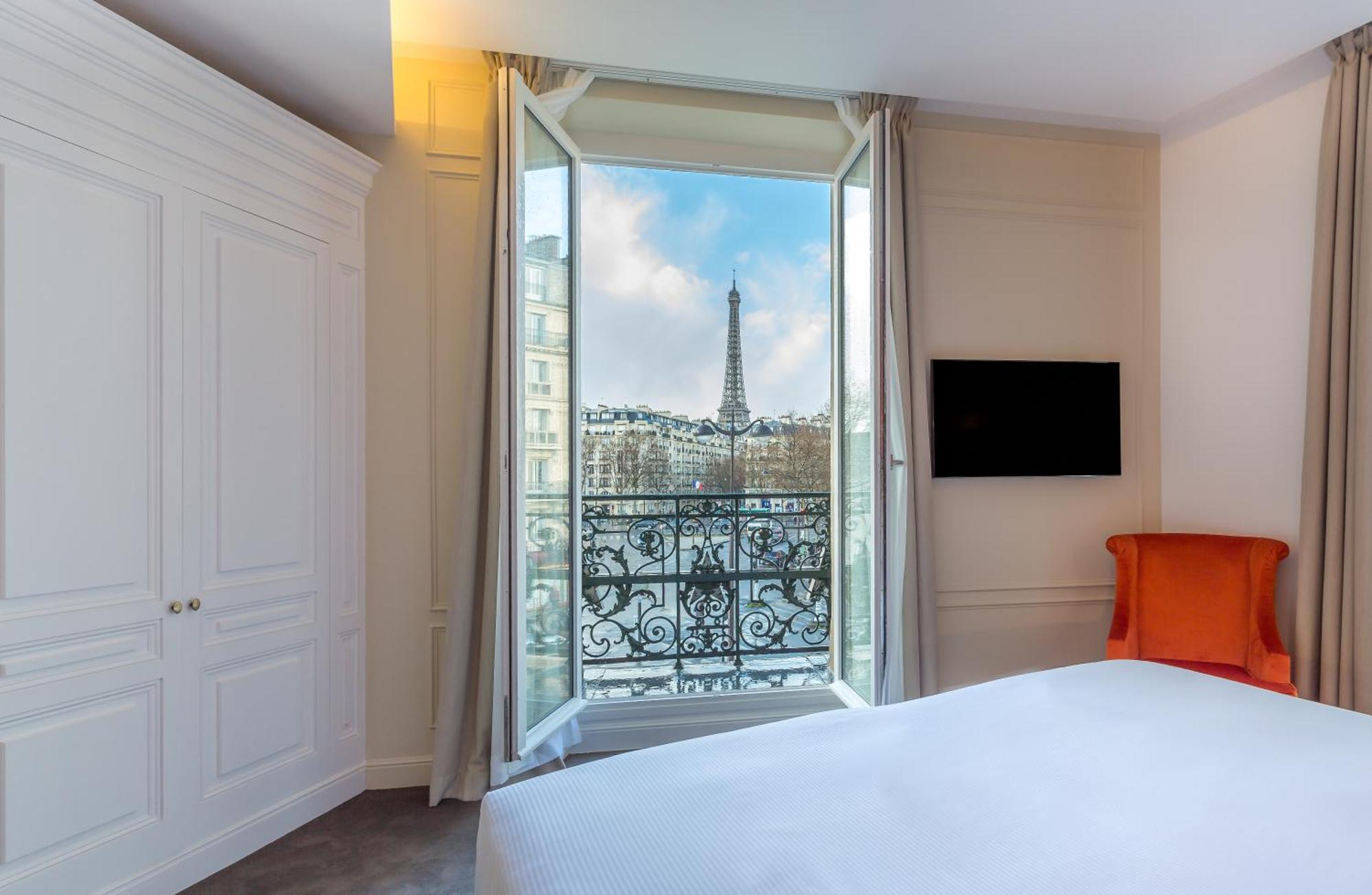 Prestige Double Room Comtesse Eiffel Tower Front View Balcony,1444638508:JPEG