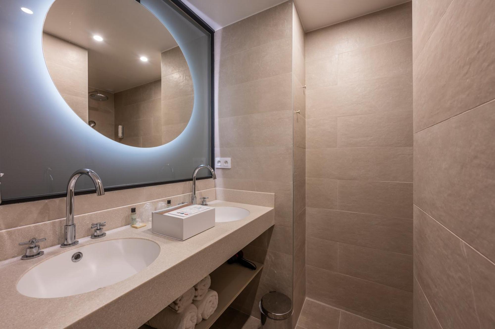 Chambre Deluxe Double ou Lits Jumeaux