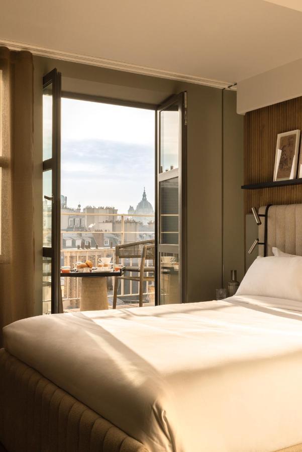 "Signature" Room with Terrace and Eiffel Tower View,1341655688:JPEG