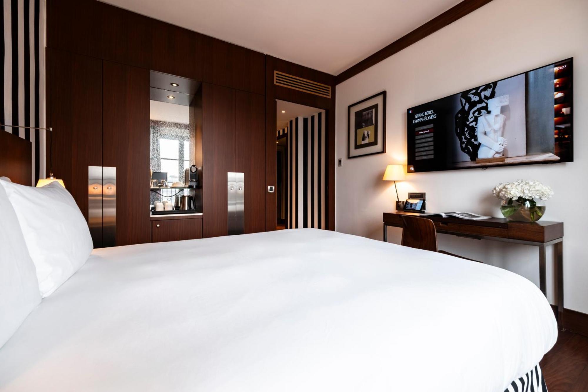 Chambre Prestige Balcon Arc De Triomphe