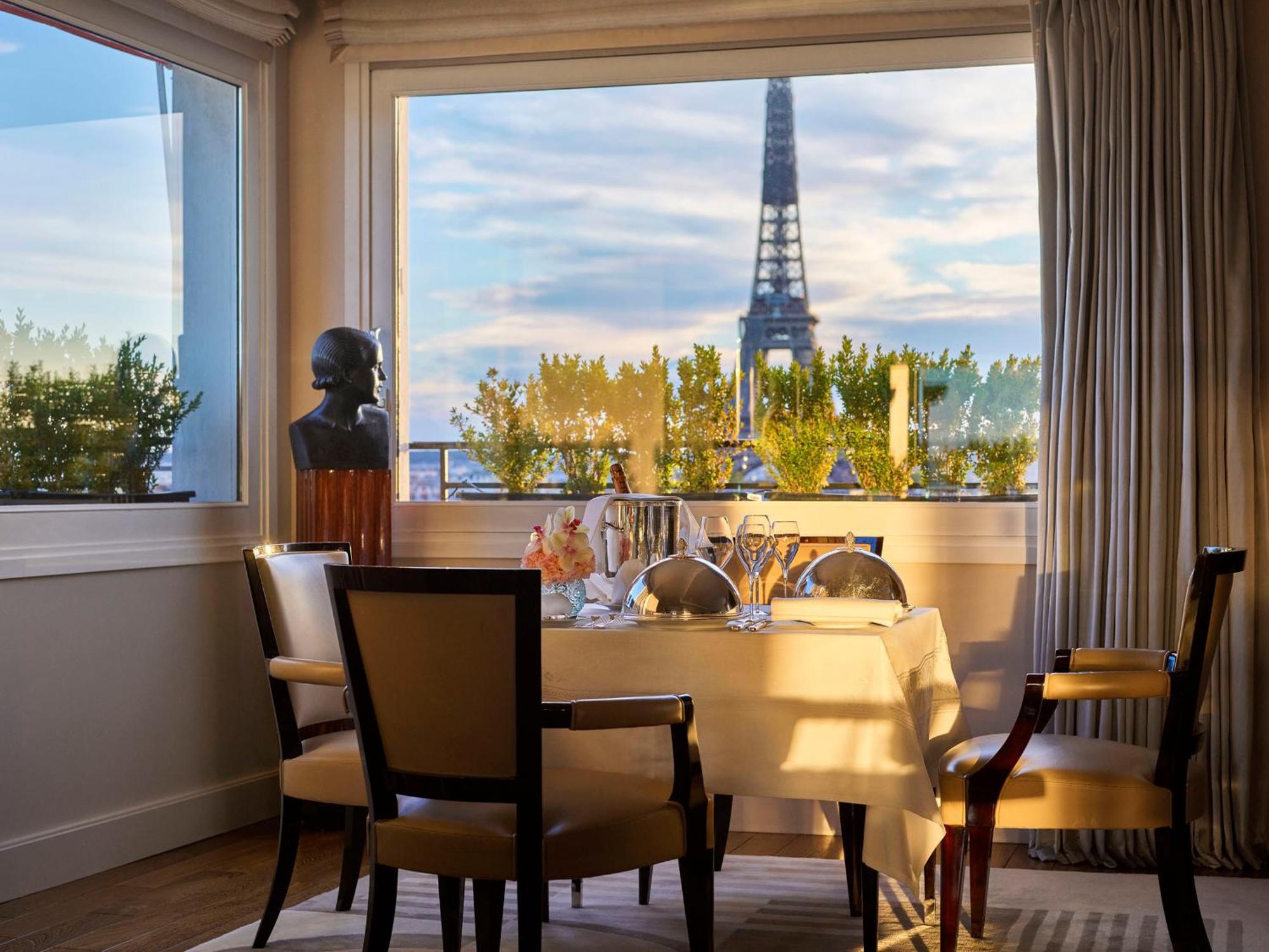 Signature Eiffel Suite,1674715050:JPEG