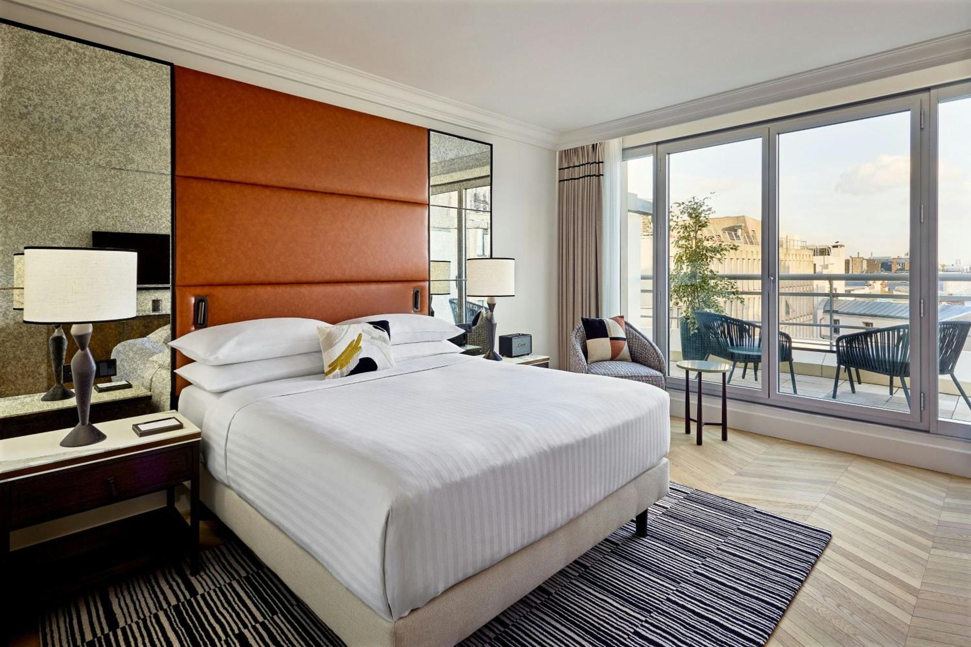 King Room Terrace City View