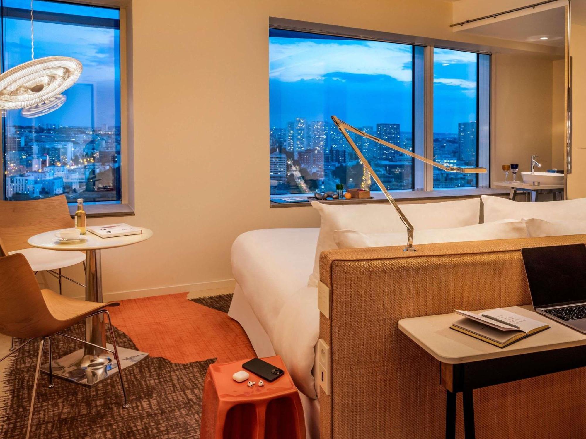Deluxe King Room