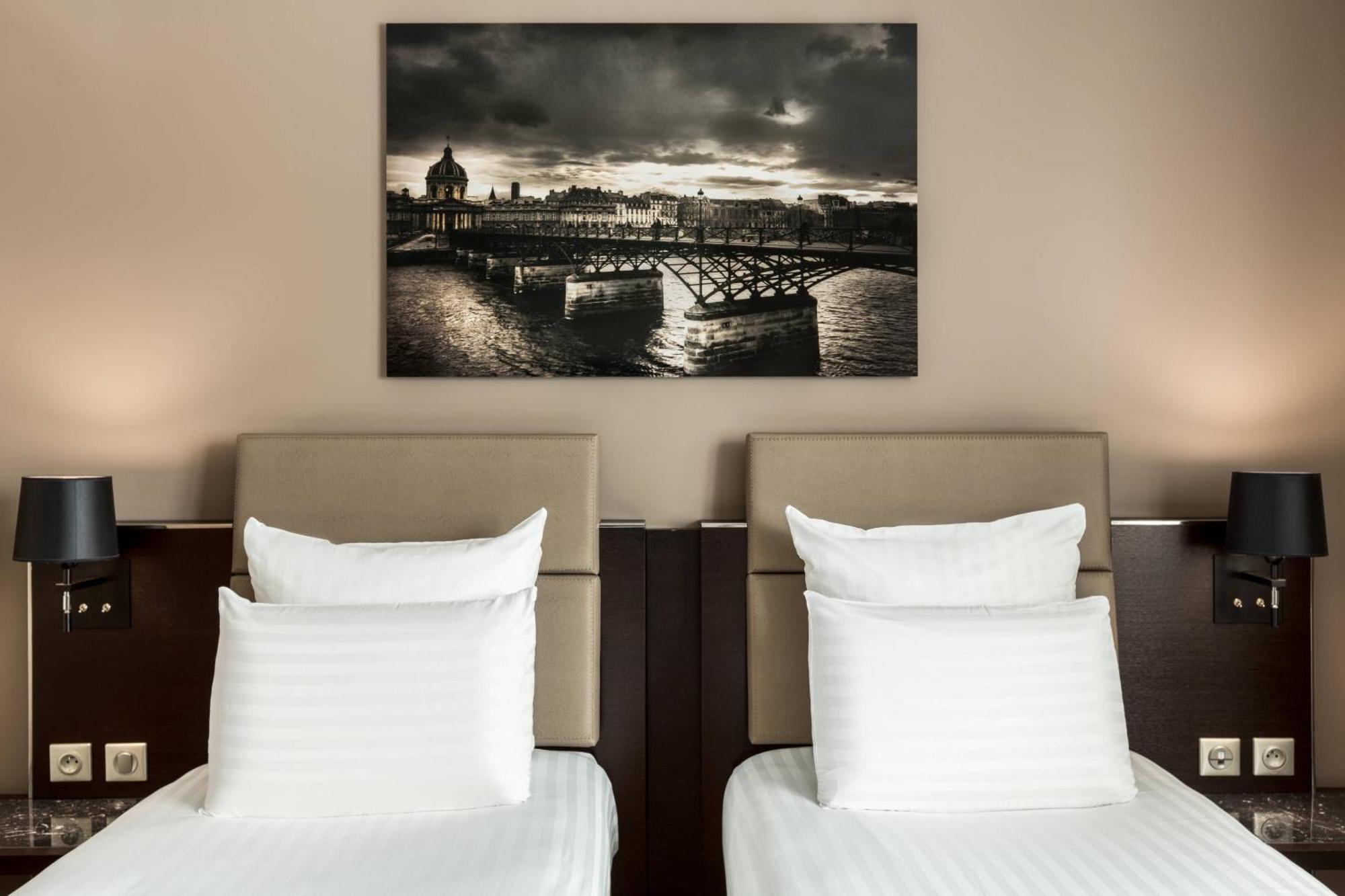 Chambre Familiale avec Lits Jumeaux et Canapé-Lit