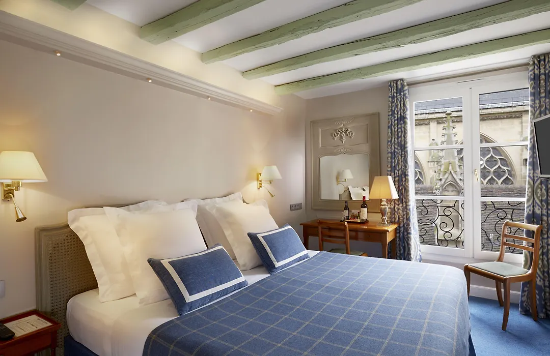 Relais Du Louvre-1