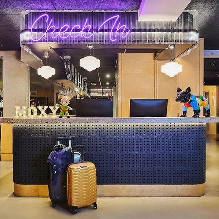 Moxy Paris Bastille-3