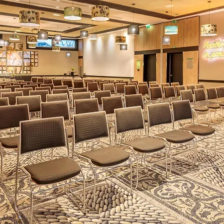 Novotel Paris 14 Porte d'Orleans-3